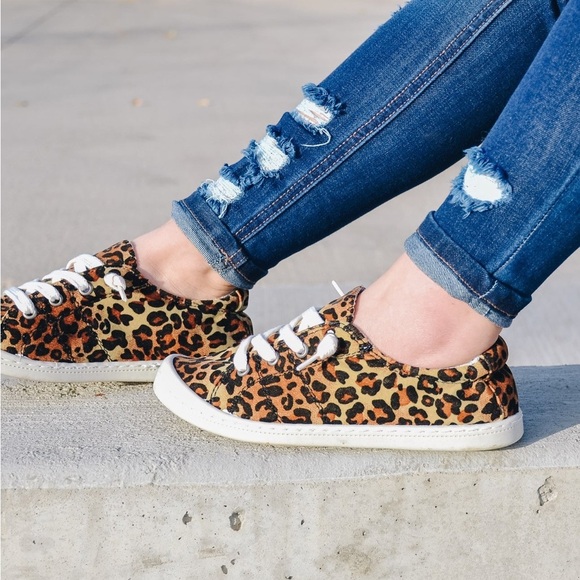FOREVER COMFORT Leopard Comfort Slip On Round Toe Flat Sneaker Shoes Size 8 NEW - Picture 11 of 12